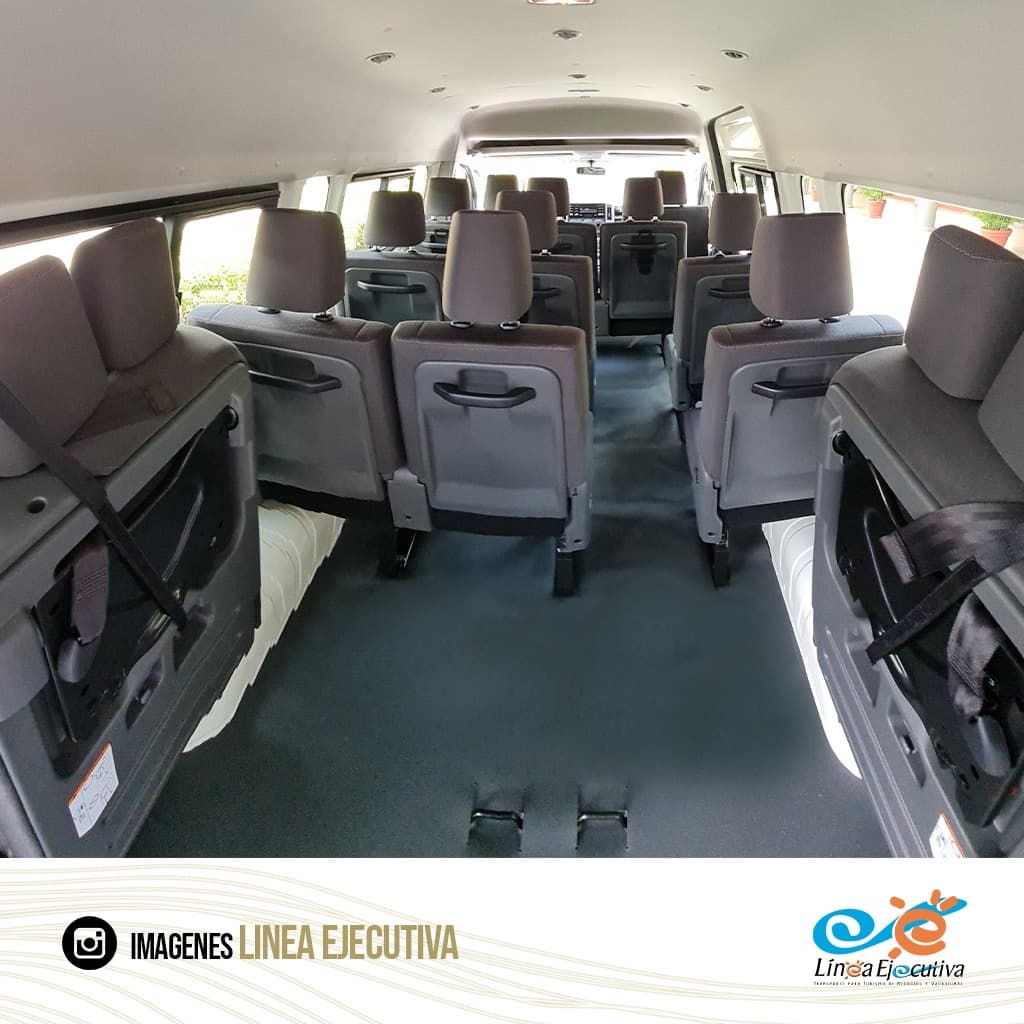 Microbus Toyota Hiace